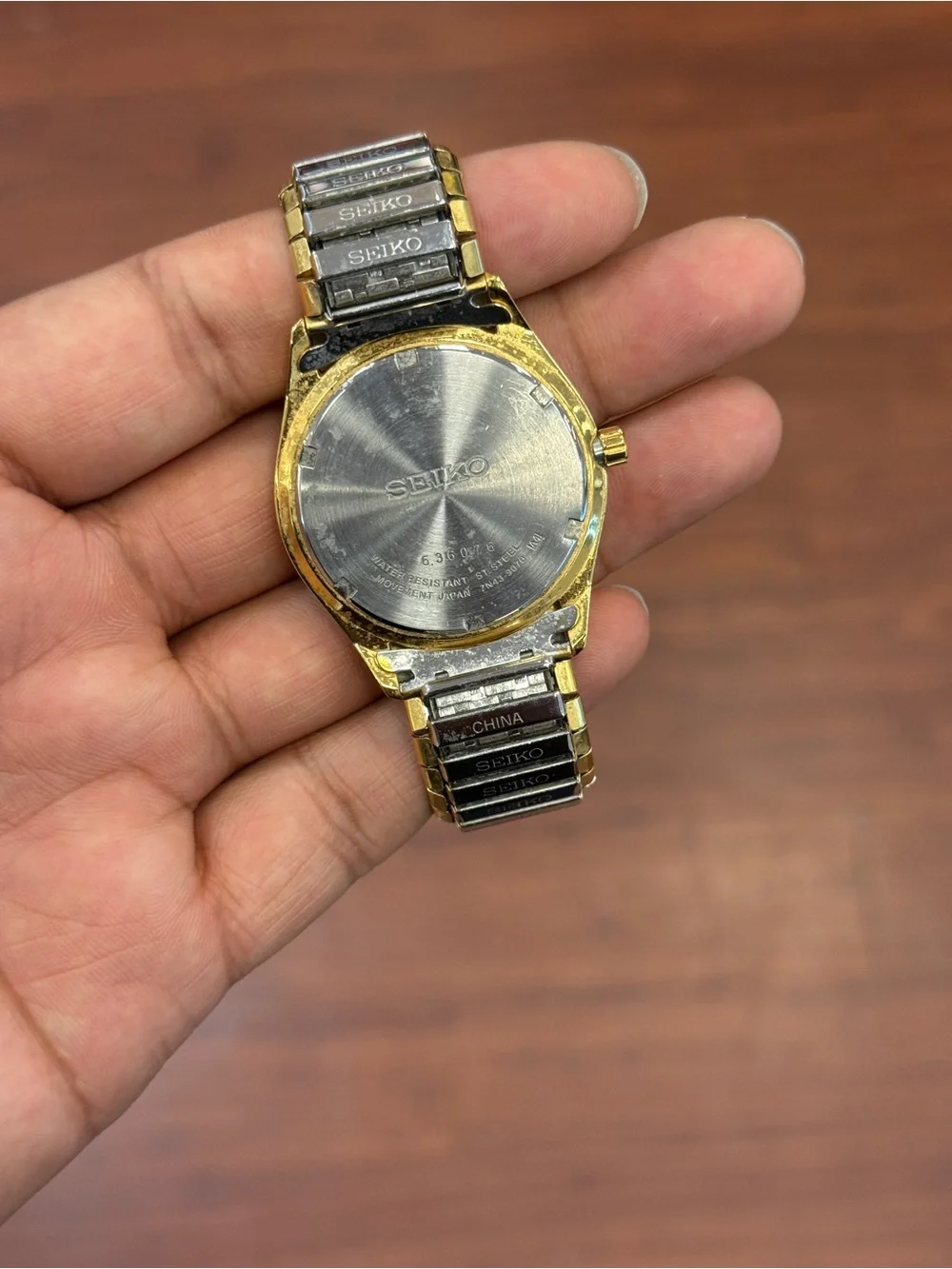 Seiko vintage mens adjustable strap Gold Watch with Gold Dial daydate watch